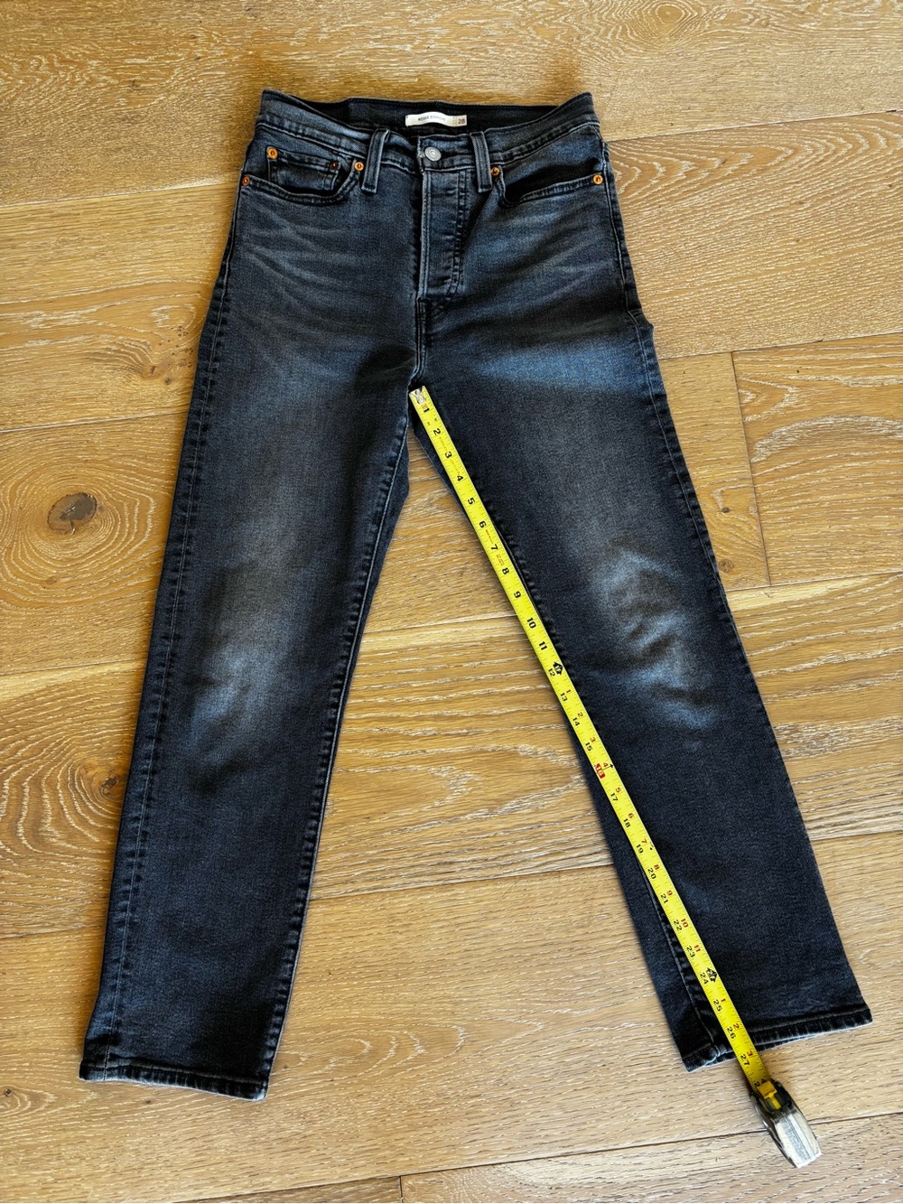 Women Levi’s Black Washed Jeans
